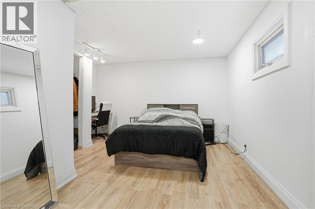 4 Hilda Street, St. Catharines, ON - Indoor Photo Showing Bedroom