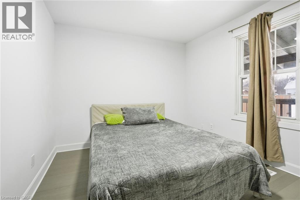 4 Hilda Street, St. Catharines, ON - Indoor Photo Showing Bedroom