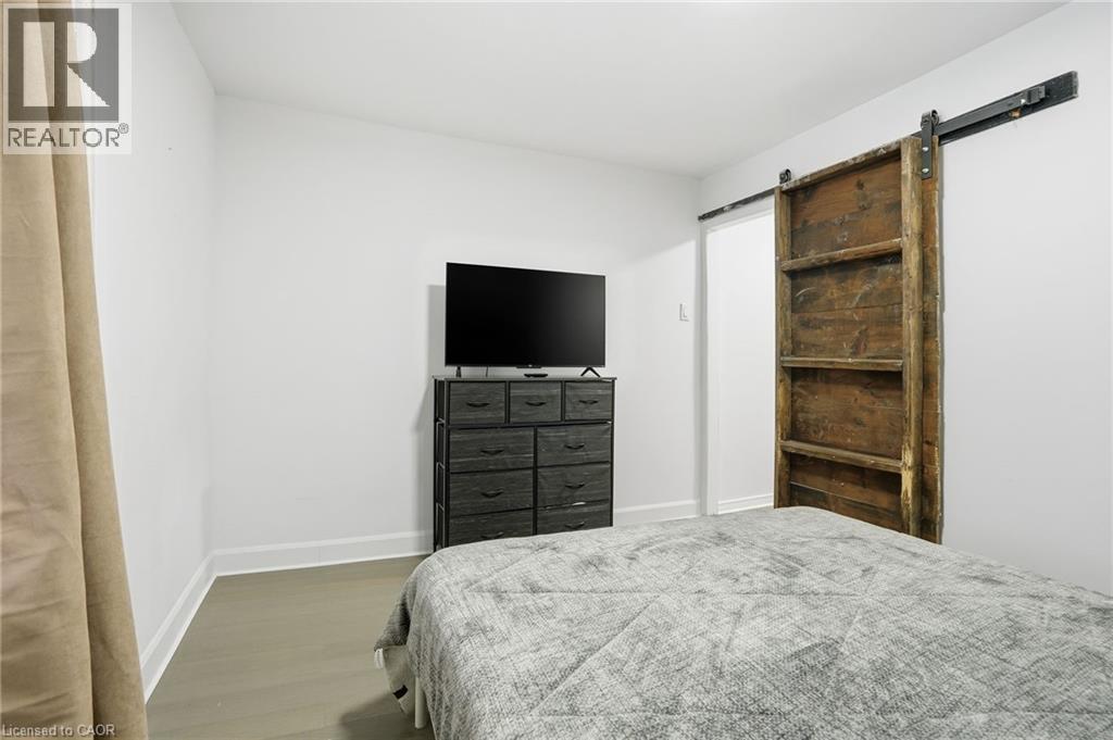 4 Hilda Street, St. Catharines, ON - Indoor Photo Showing Bedroom