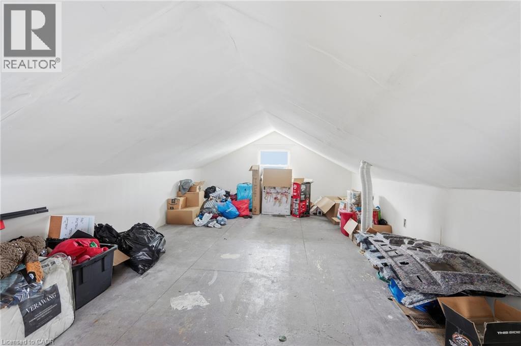 4 Hilda Street, St. Catharines, ON - Indoor