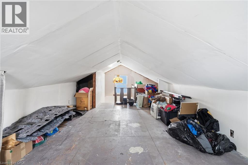 4 Hilda Street, St. Catharines, ON - Indoor