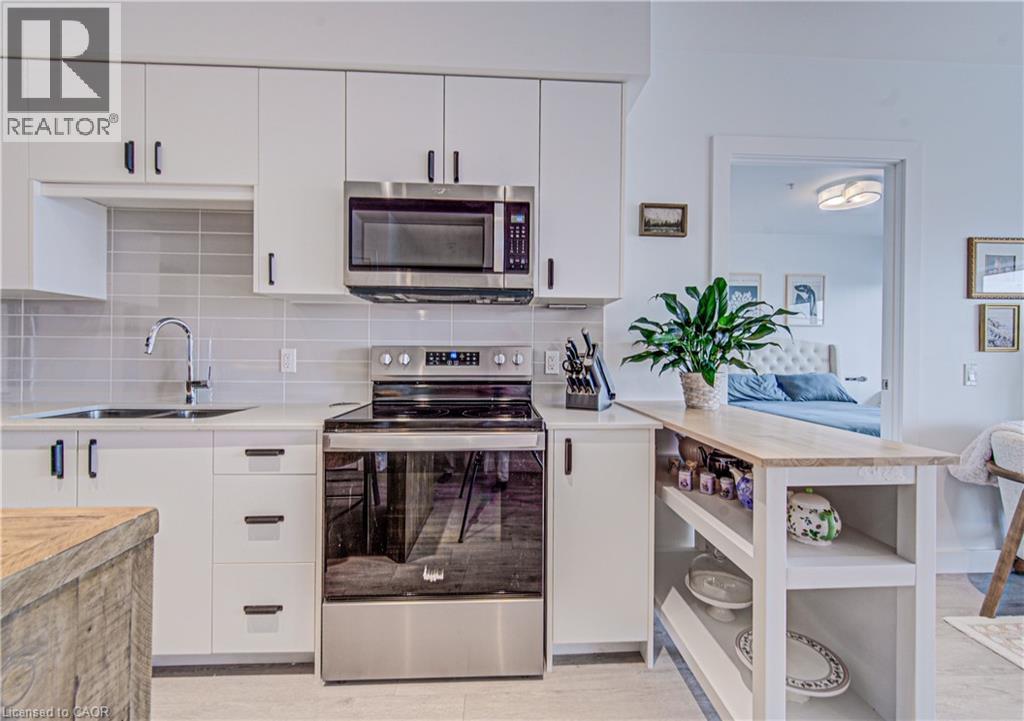 50 Grand Avenue S Unit# 609, Cambridge, ON - Indoor Photo Showing Kitchen