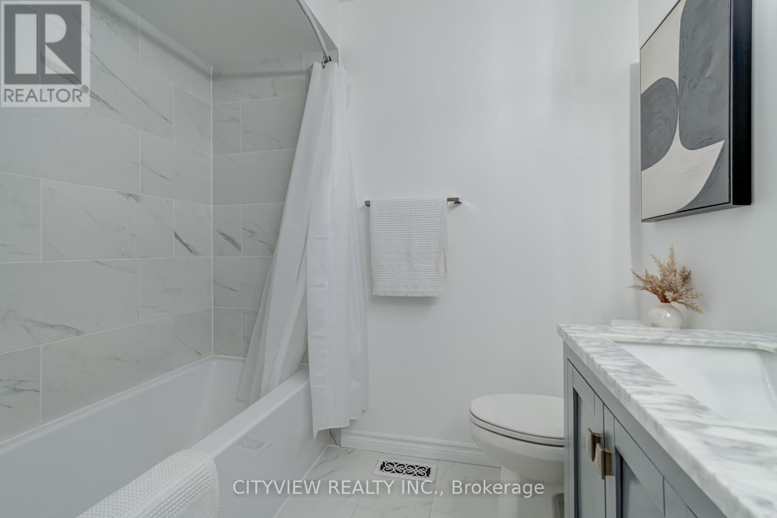 3339 Cactus Gate, Mississauga, ON - Indoor Photo Showing Bathroom