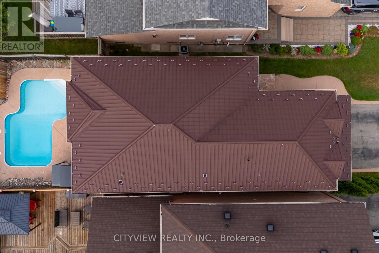 3339 Cactus Gate, Mississauga, ON - Outdoor With In Ground Pool