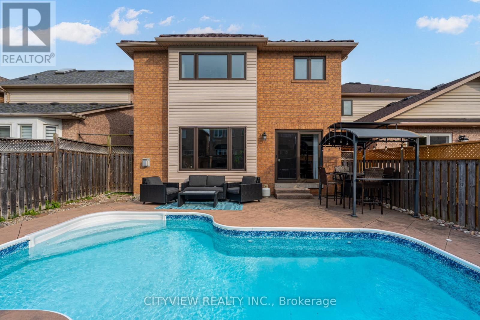 3339 Cactus Gate, Mississauga, ON - Outdoor With In Ground Pool