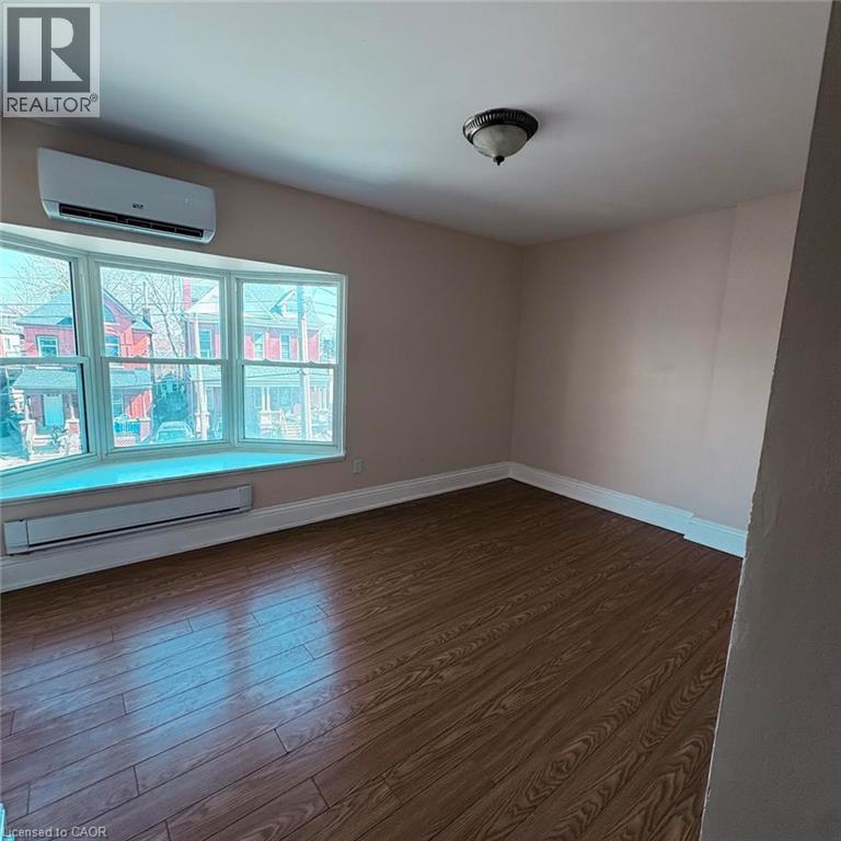 95 Sanford Avenue N, Hamilton, ON - Indoor Photo Showing Other Room