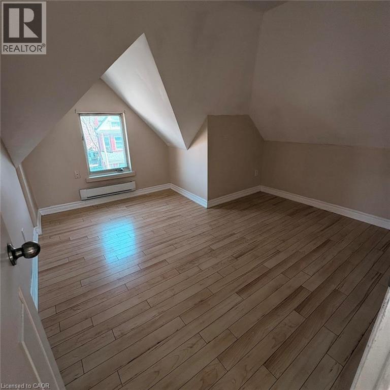 95 Sanford Avenue N, Hamilton, ON - Indoor Photo Showing Other Room