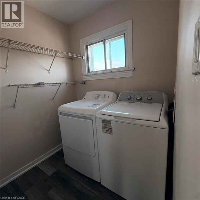 95 Sanford Avenue N, Hamilton, ON - Indoor Photo Showing Laundry Room