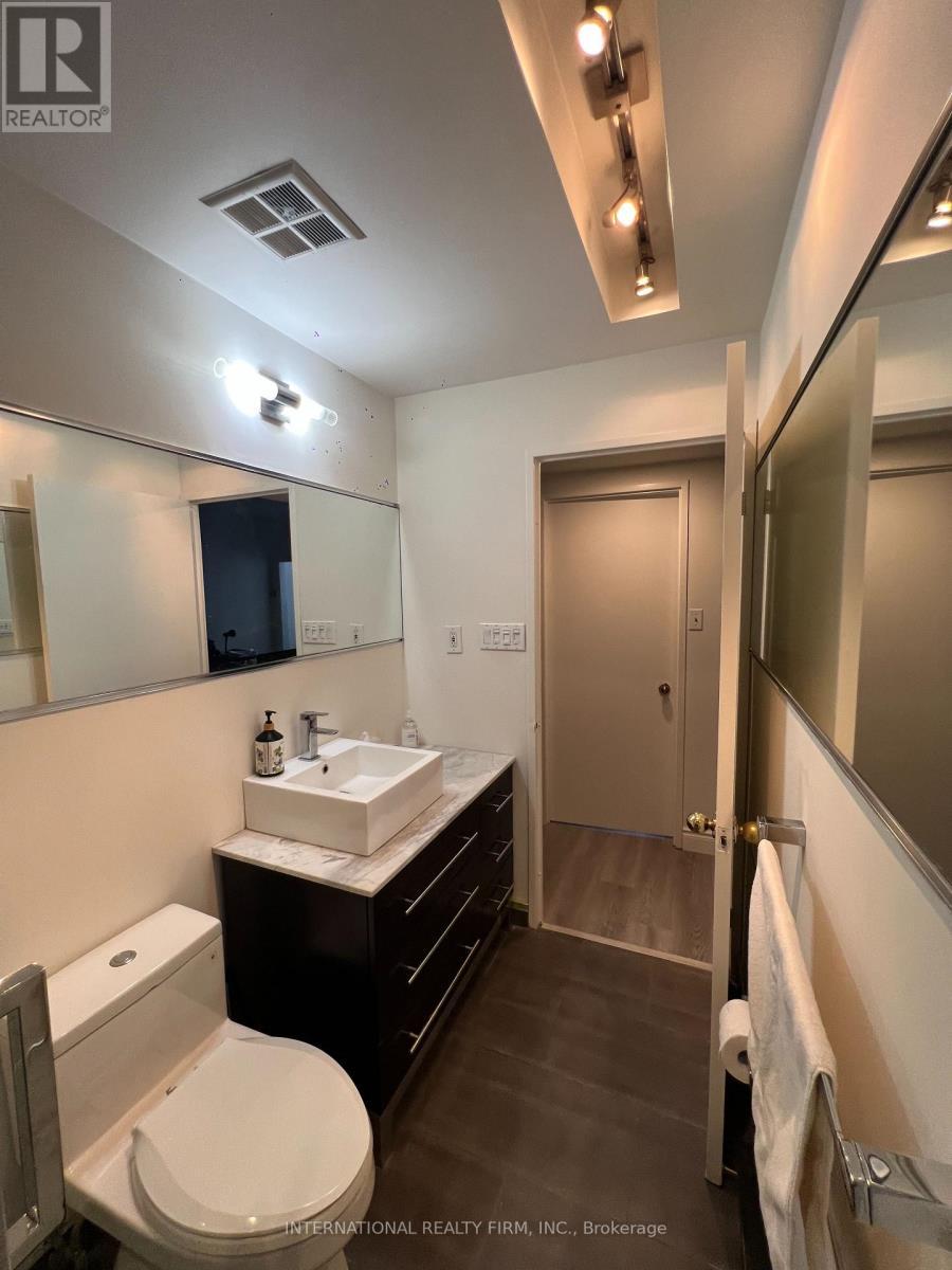 Ph5 - 65 Scadding Avenue, Toronto, ON - Indoor Photo Showing Bathroom