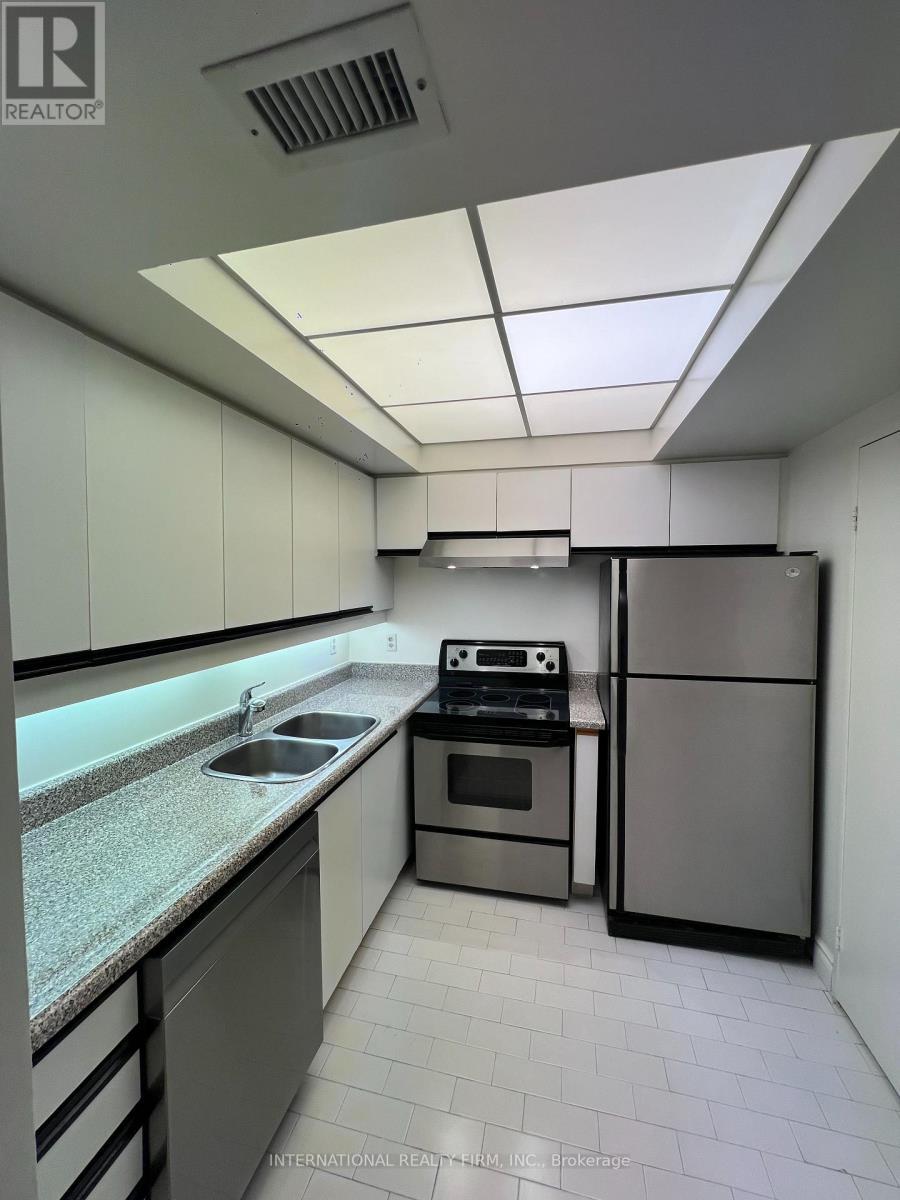 Kitchen - Ph5 - 65 Scadding Avenue, Toronto, ON - Indoor Photo Showing Kitchen With Double Sink