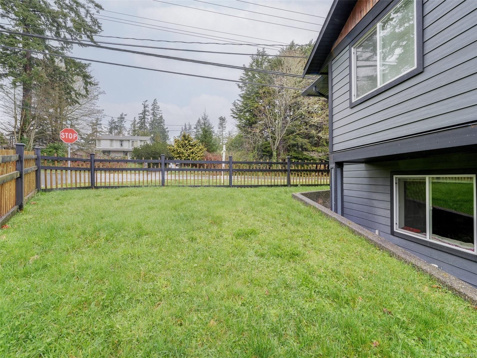 2099 Maple Ave South, Sooke, BC