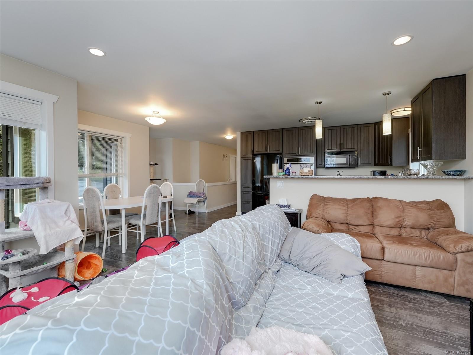 2099 Maple Ave South, Sooke, BC
