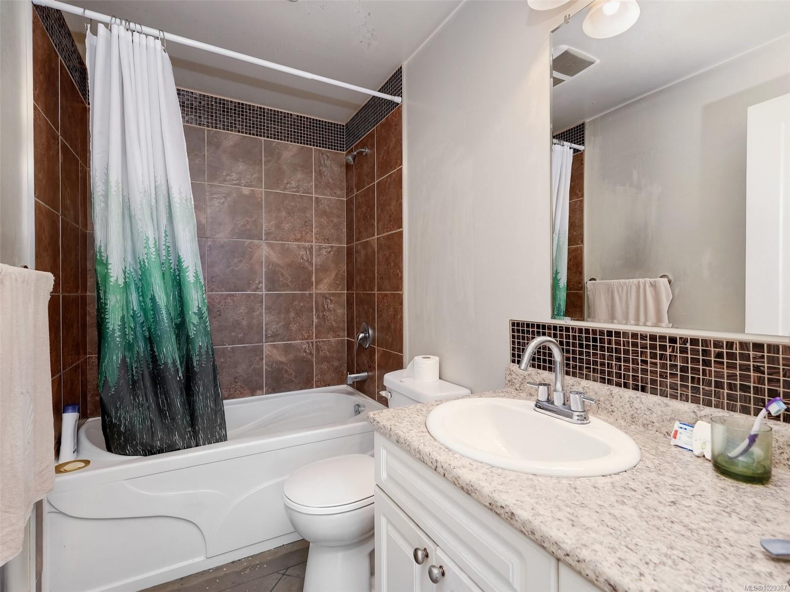 2099 Maple Ave South, Sooke, BC