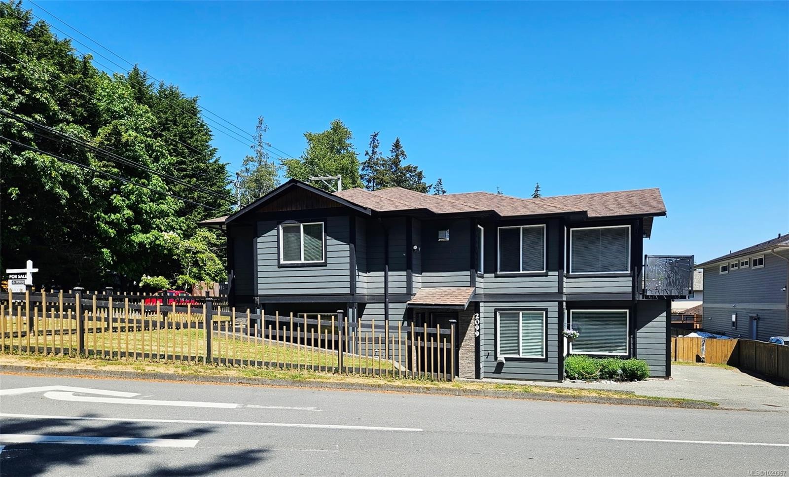 2099 Maple Ave South, Sooke, BC