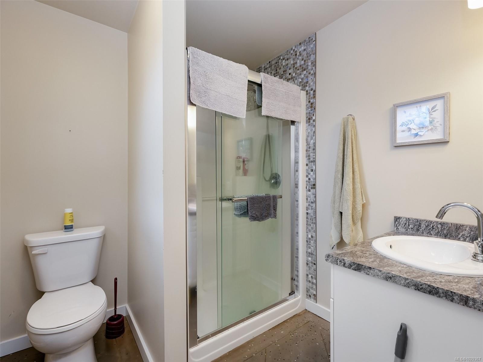 2099 Maple Ave South, Sooke, BC