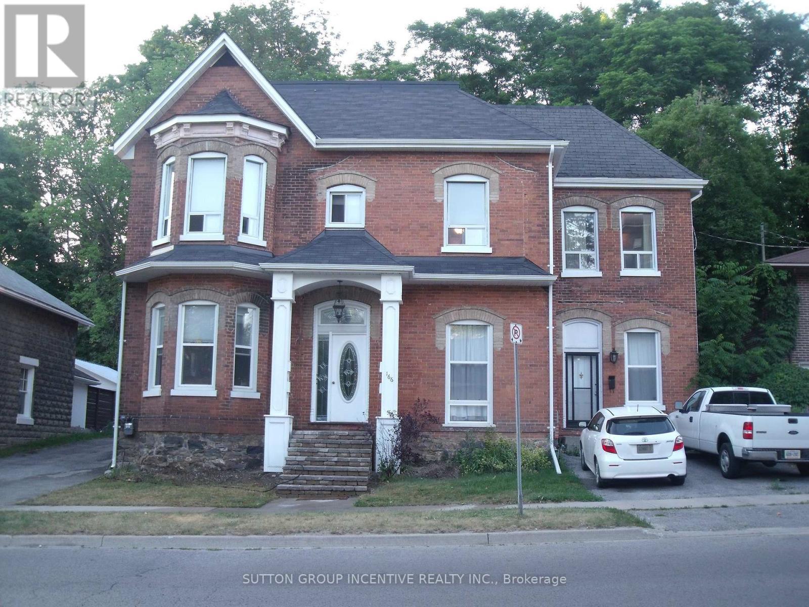 166 Collier Street, Barrie, ON - Outdoor With Facade