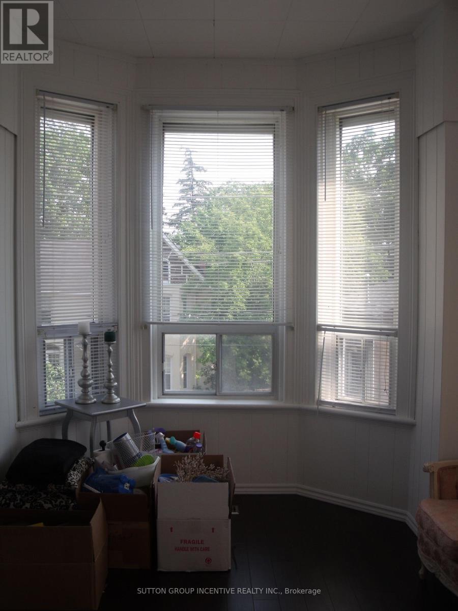 166 Collier Street, Barrie, ON - Indoor Photo Showing Other Room