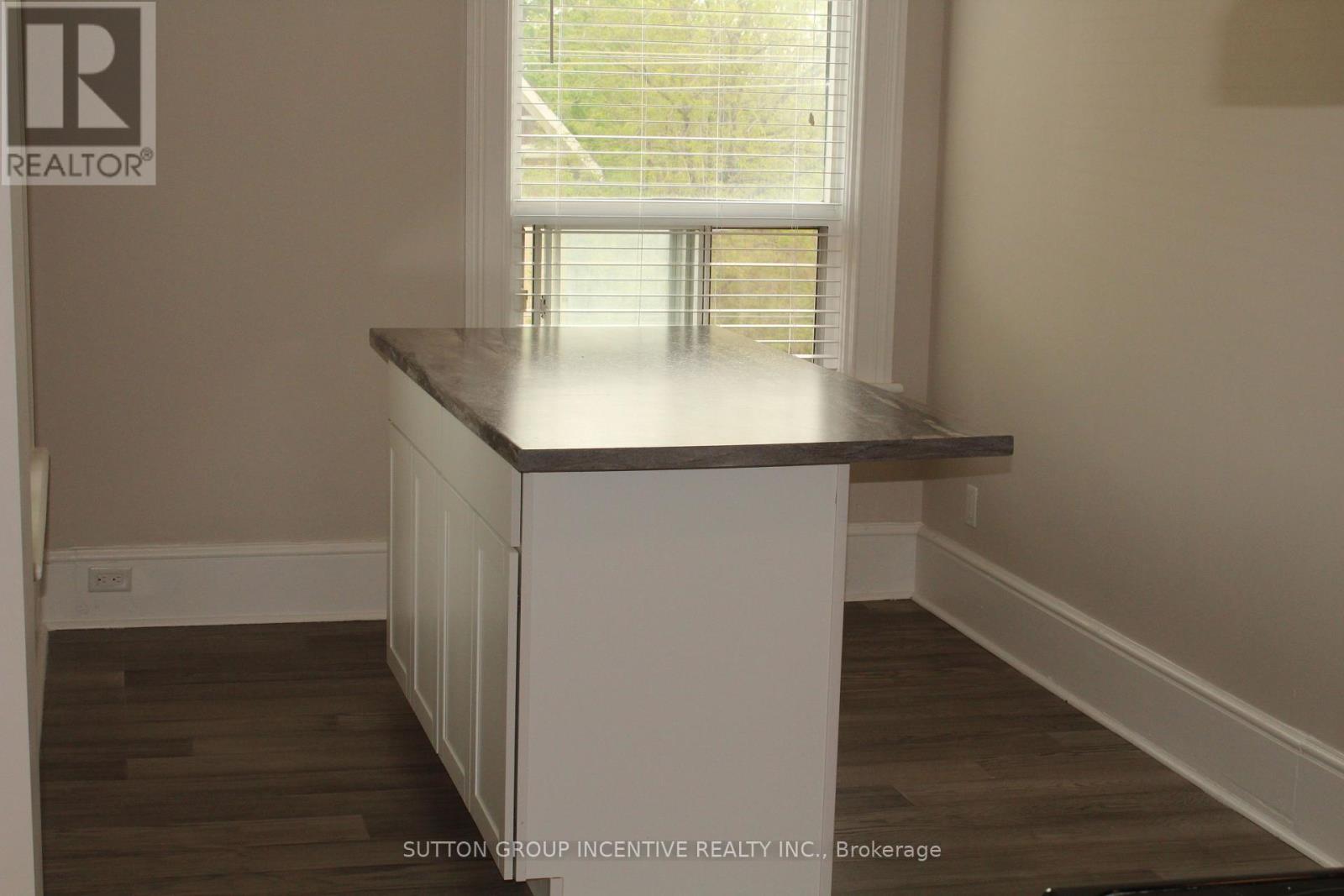 166 Collier Street, Barrie, ON - Indoor Photo Showing Other Room