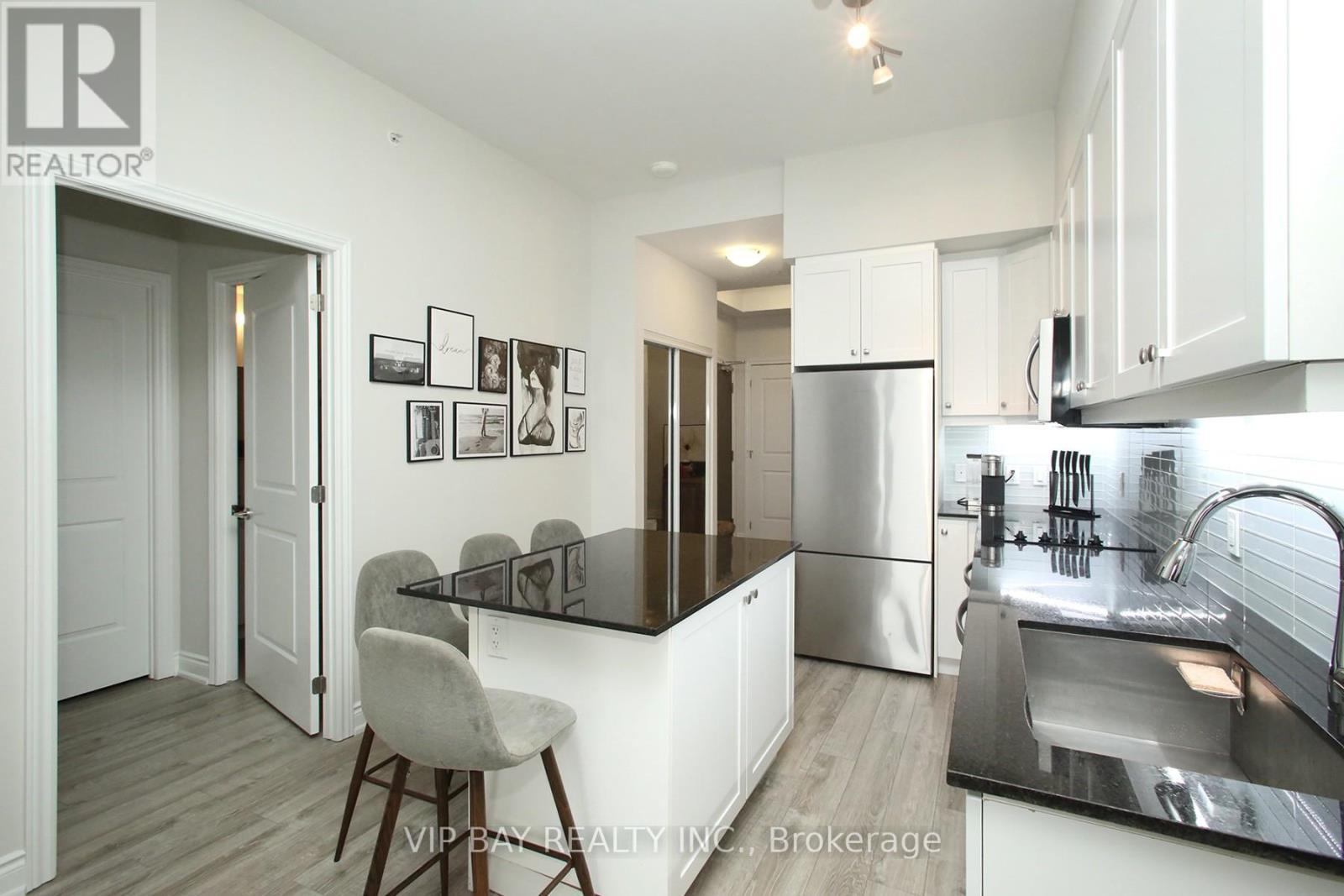 511 - 9618 Yonge Street, Richmond Hill, ON - Indoor