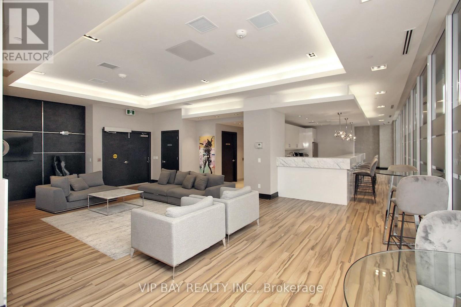511 - 9618 Yonge Street, Richmond Hill, ON - Indoor