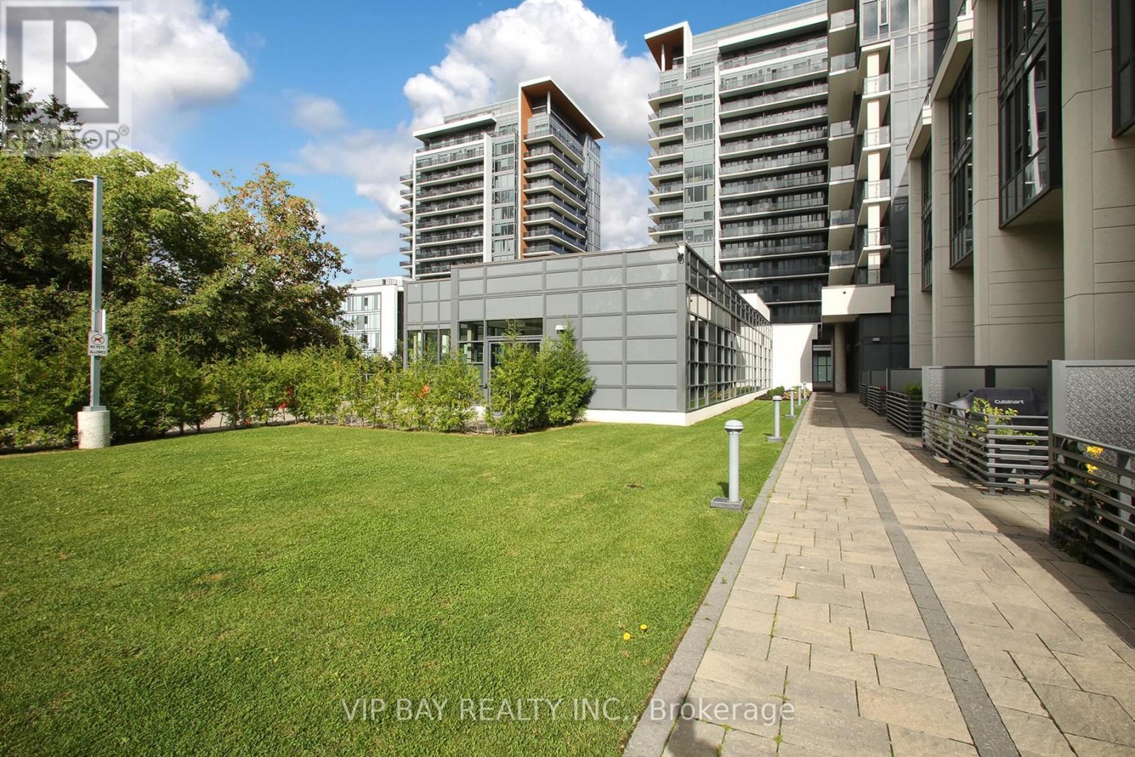 511 - 9618 Yonge Street, Richmond Hill, ON - Outdoor With Facade