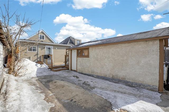 374 Martin Ave, Winnipeg, MB