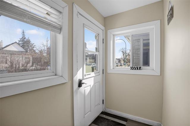 374 Martin Ave, Winnipeg, MB