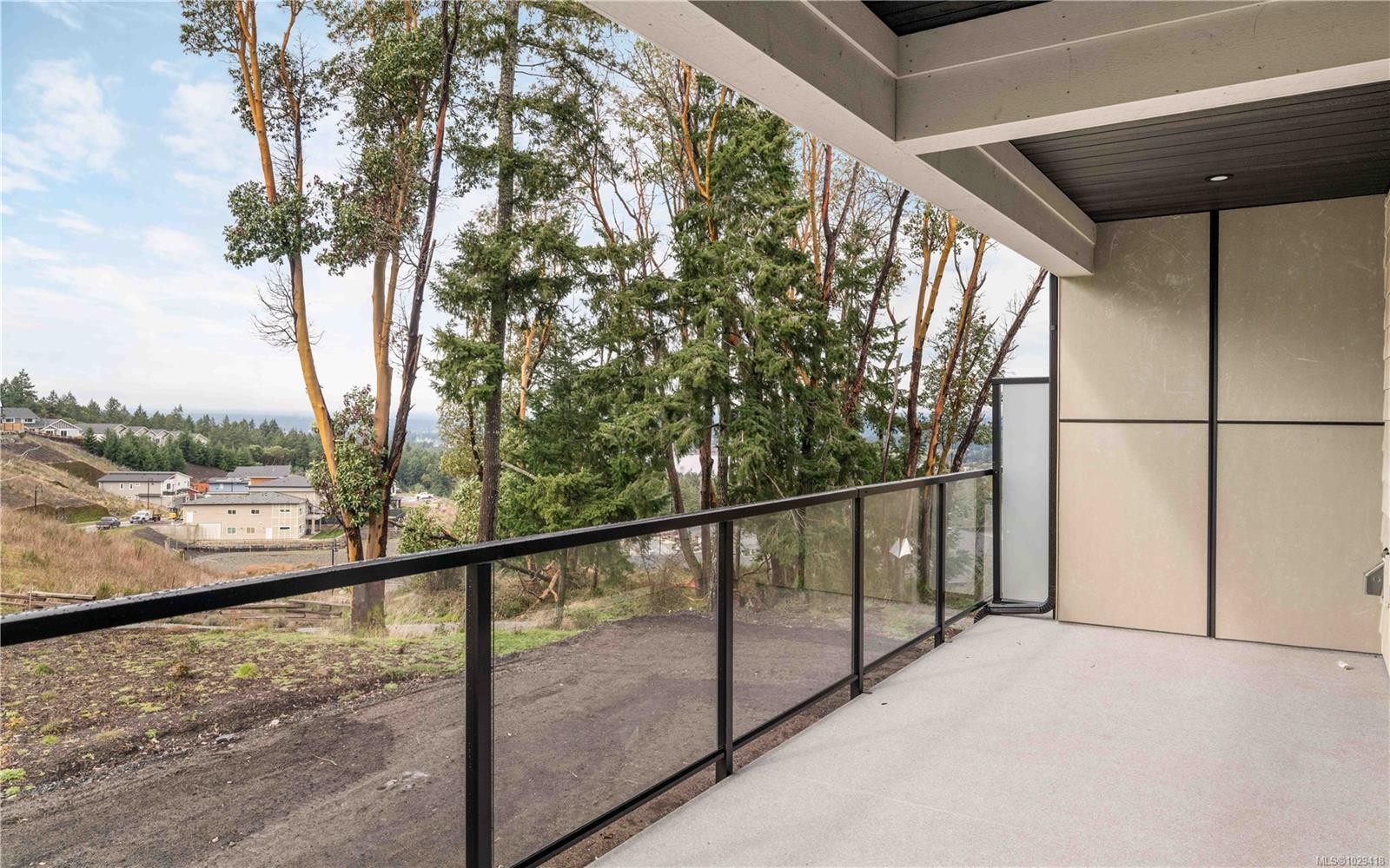 1203 Viewtop Rd, Duncan, BC - Outdoor With Exterior