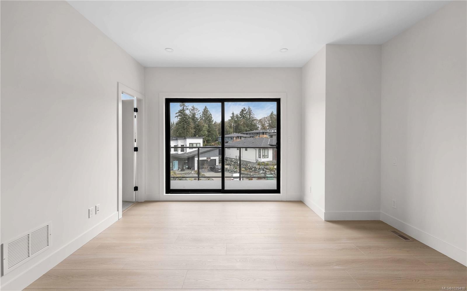 1203 Viewtop Rd, Duncan, BC - Indoor Photo Showing Other Room