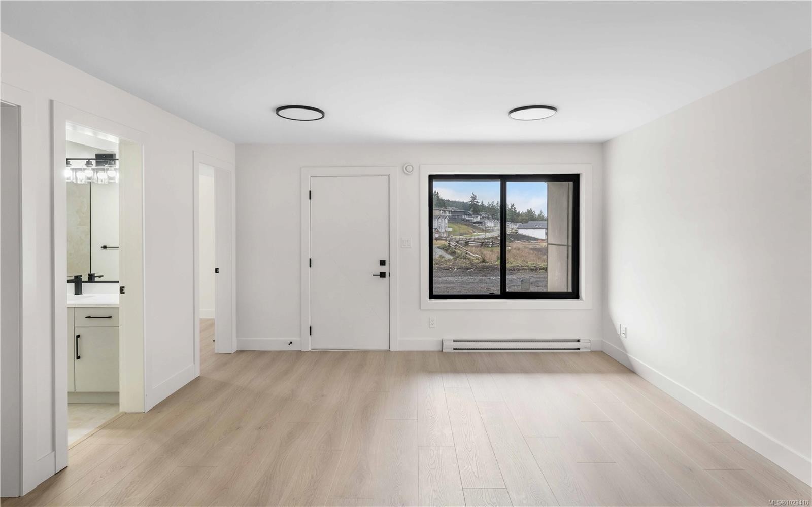 1203 Viewtop Rd, Duncan, BC - Indoor Photo Showing Other Room