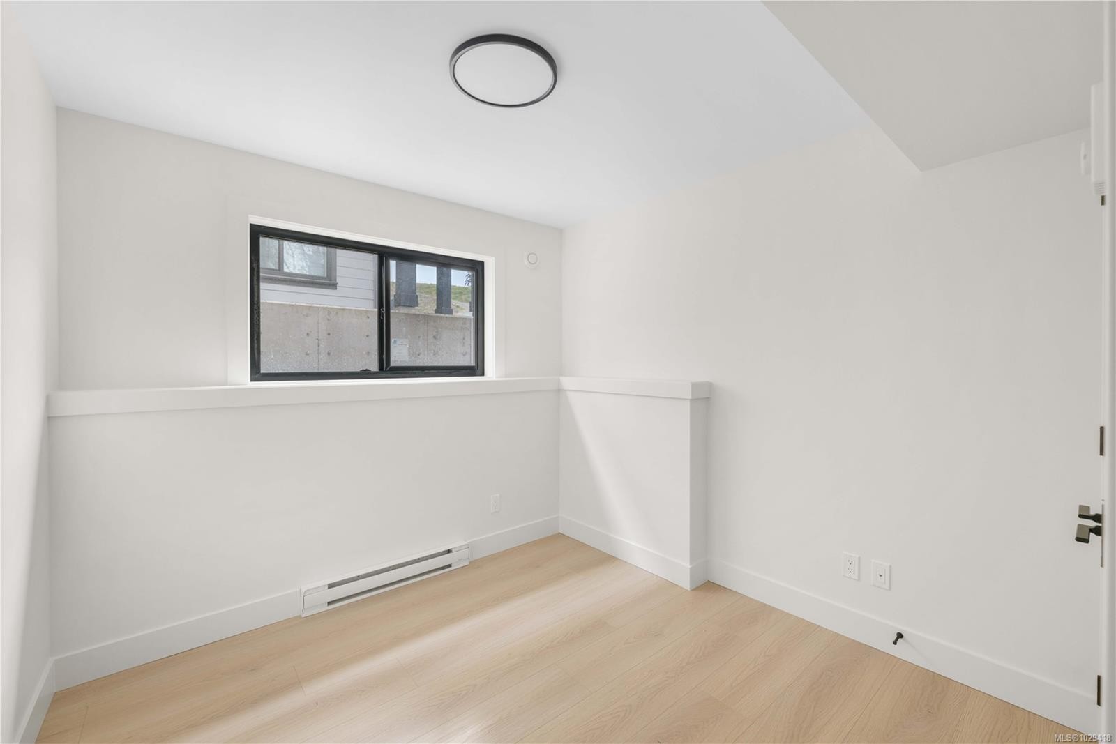 1203 Viewtop Rd, Duncan, BC - Indoor Photo Showing Other Room