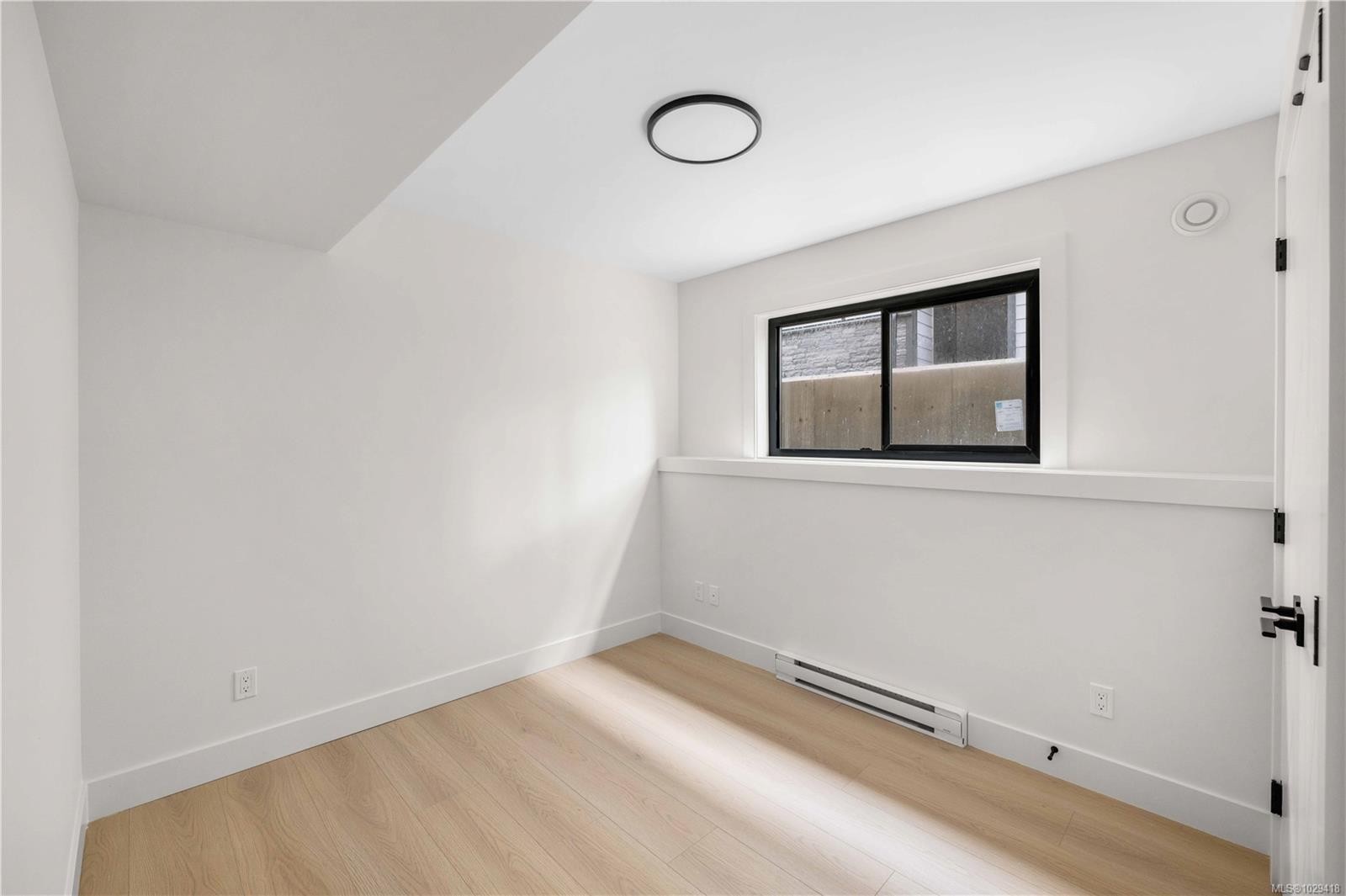 1203 Viewtop Rd, Duncan, BC - Indoor Photo Showing Other Room