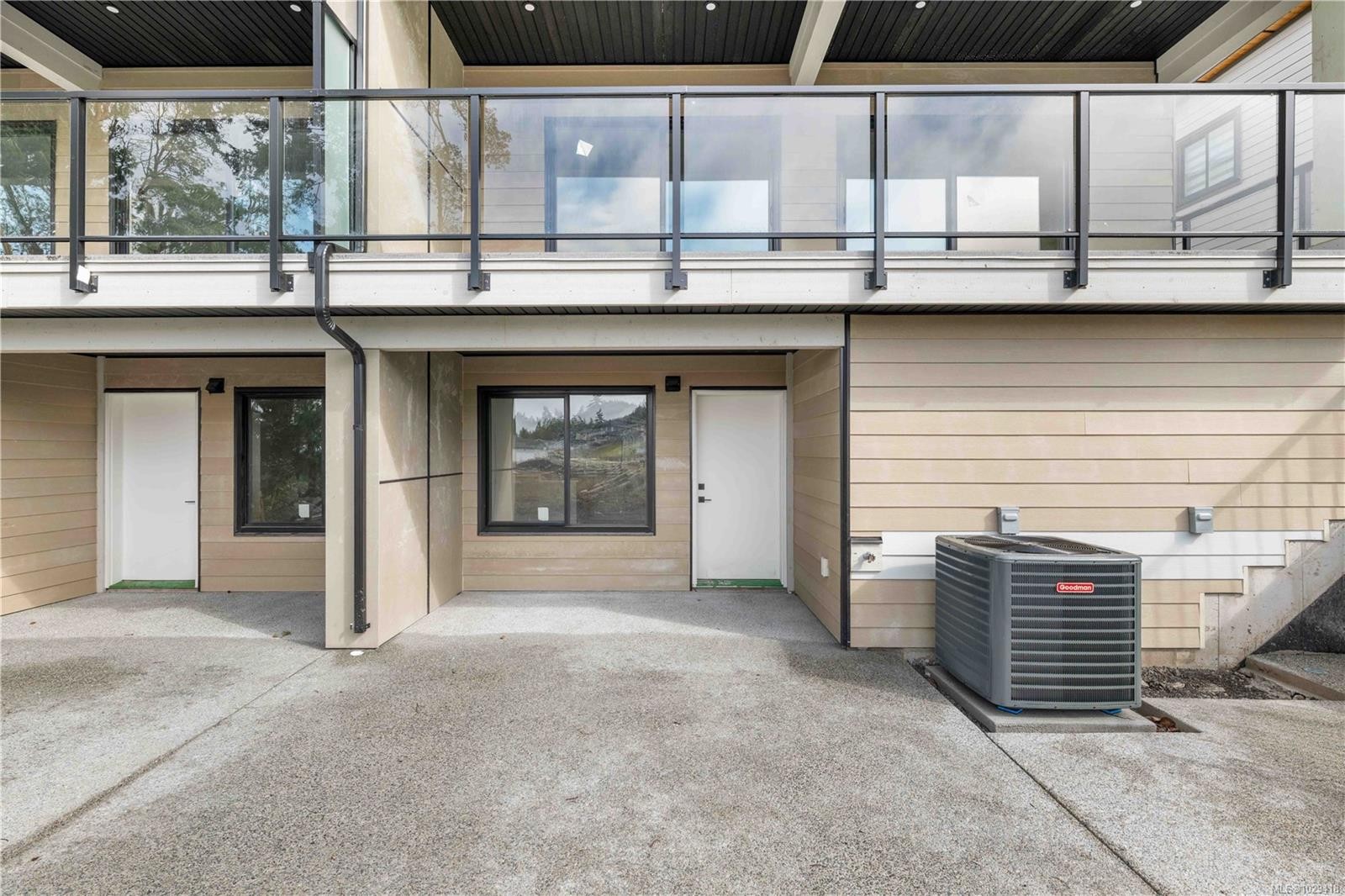 1203 Viewtop Rd, Duncan, BC - Outdoor With Exterior