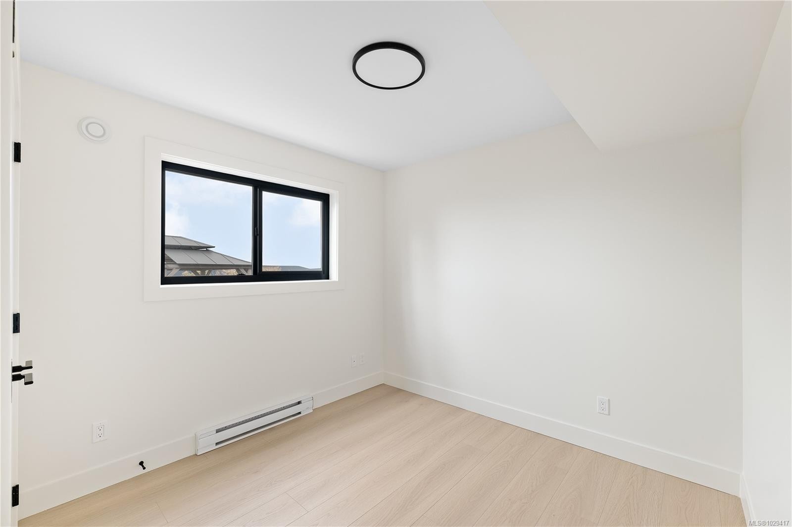 1201 Viewtop Rd, Duncan, BC - Indoor Photo Showing Other Room