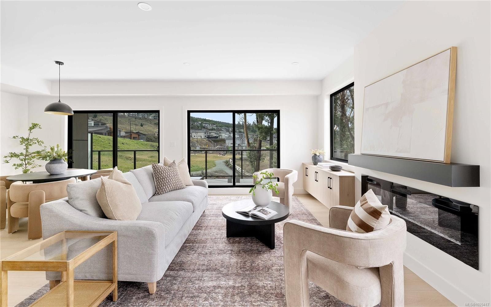 1201 Viewtop Rd, Duncan, BC - Indoor Photo Showing Living Room With Fireplace