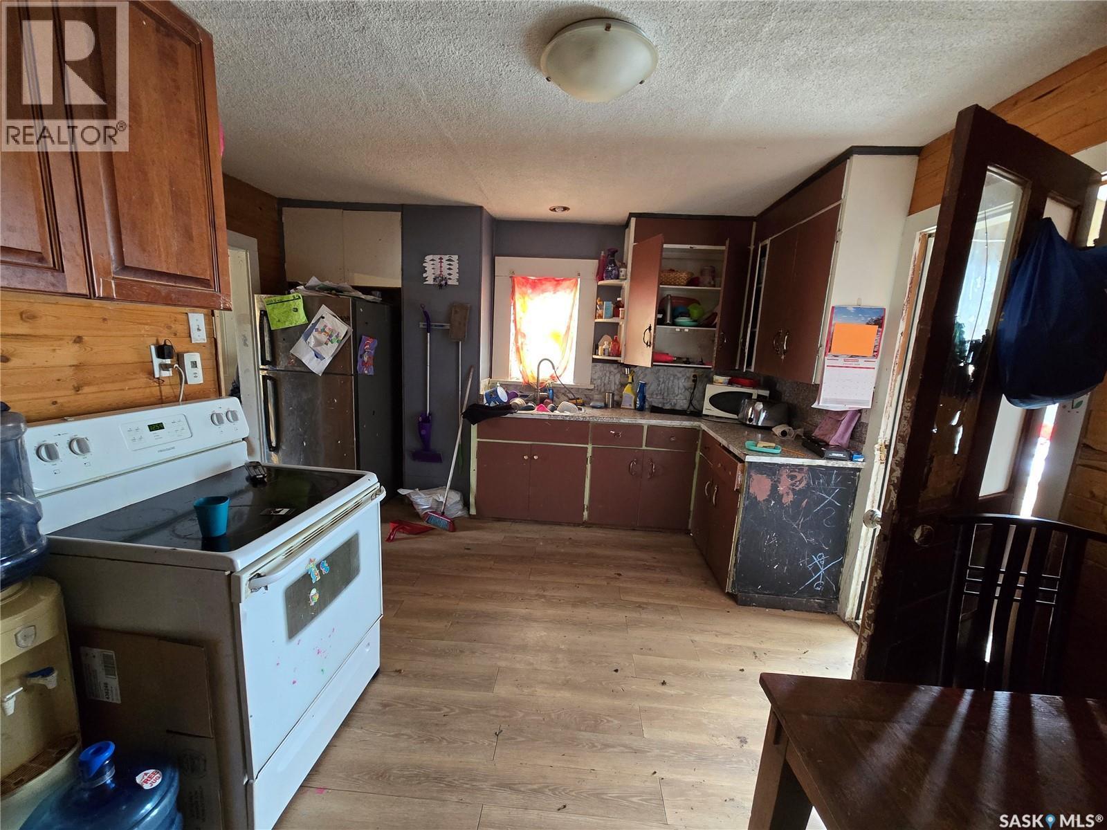 470 2Nd Avenue Nw, Swift Current, SK - Indoor Photo Showing Other Room