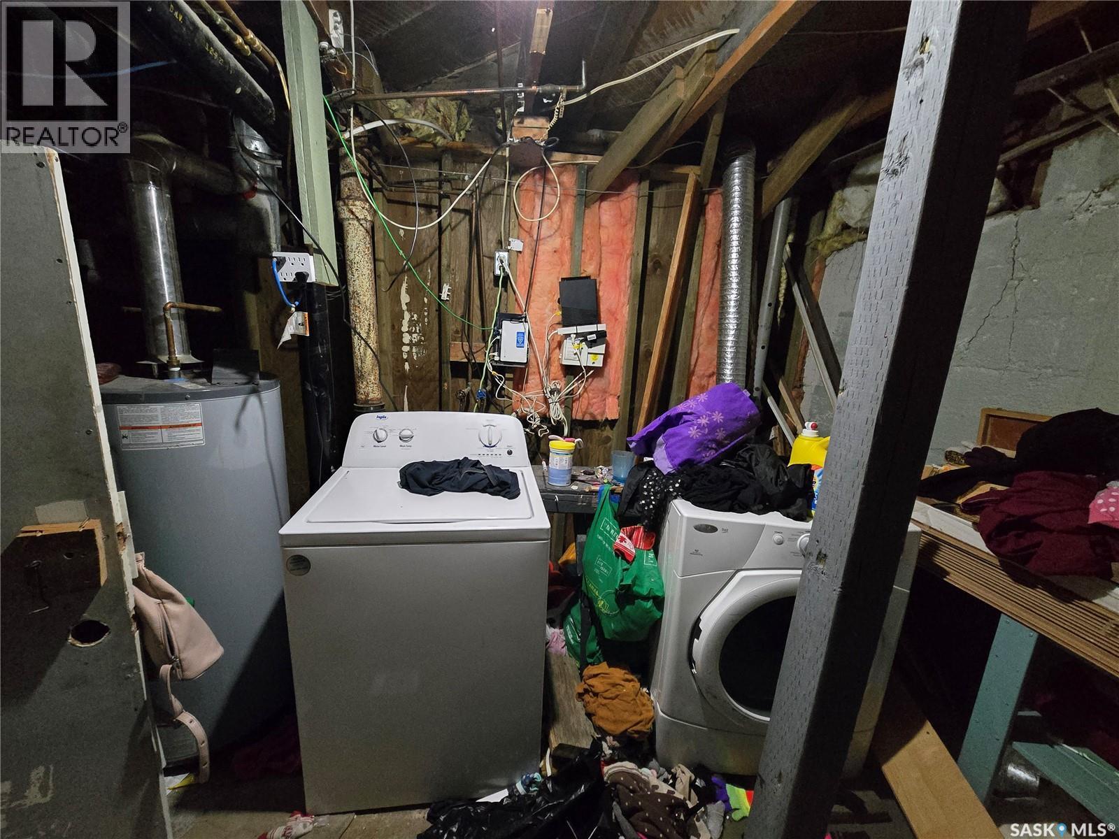 470 2Nd Avenue Nw, Swift Current, SK - Indoor Photo Showing Other Room