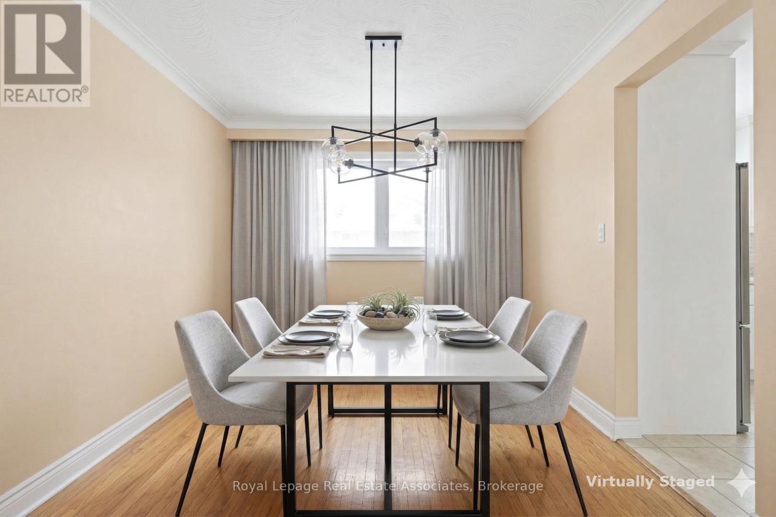 652 Eversley Drive, Mississauga, ON - Indoor Photo Showing Dining Room