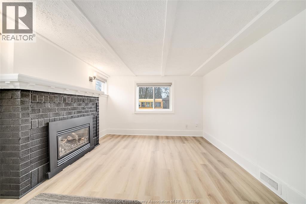 1985 Lesperance, Tecumseh, ON - Indoor With Fireplace