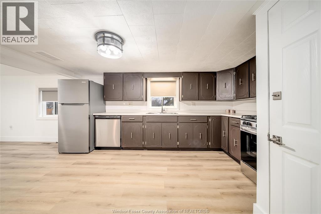 1985 Lesperance, Tecumseh, ON - Indoor Photo Showing Kitchen