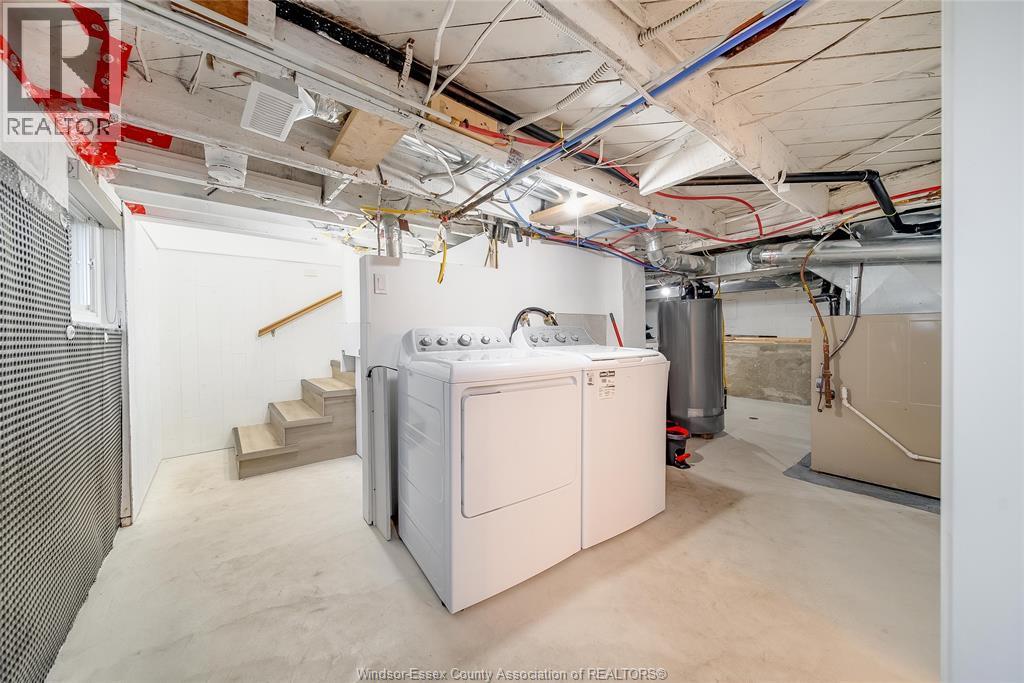 1985 Lesperance, Tecumseh, ON - Indoor Photo Showing Laundry Room