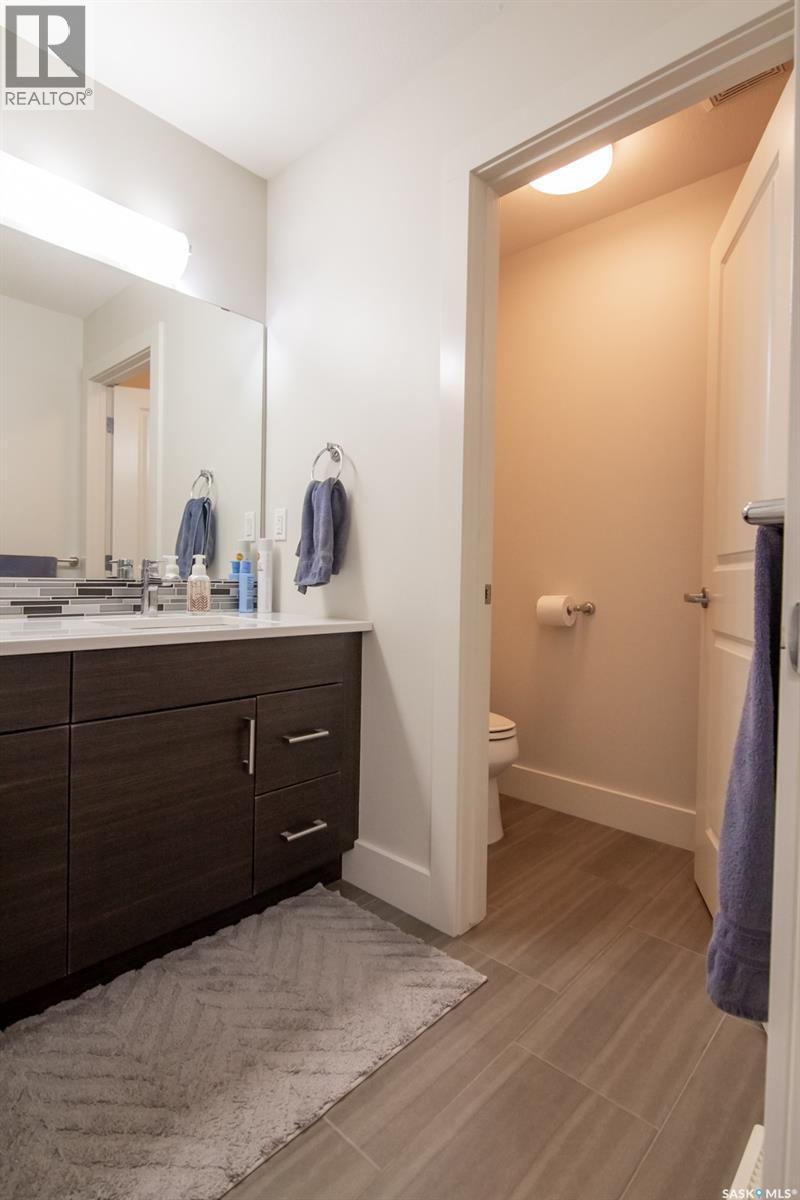 709 Meadows Boulevard, Saskatoon, SK - Indoor Photo Showing Bathroom