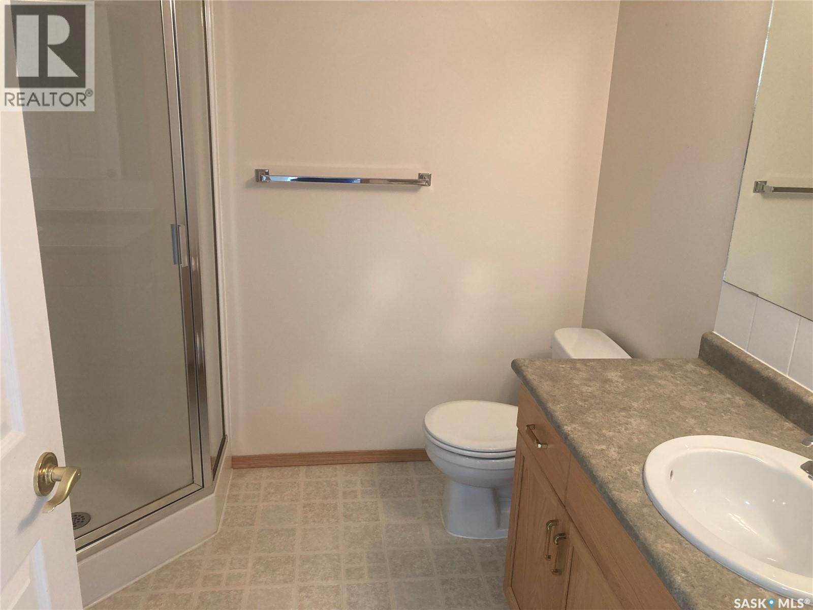 329 325 Keevil Crescent, Saskatoon, SK - Indoor Photo Showing Bathroom