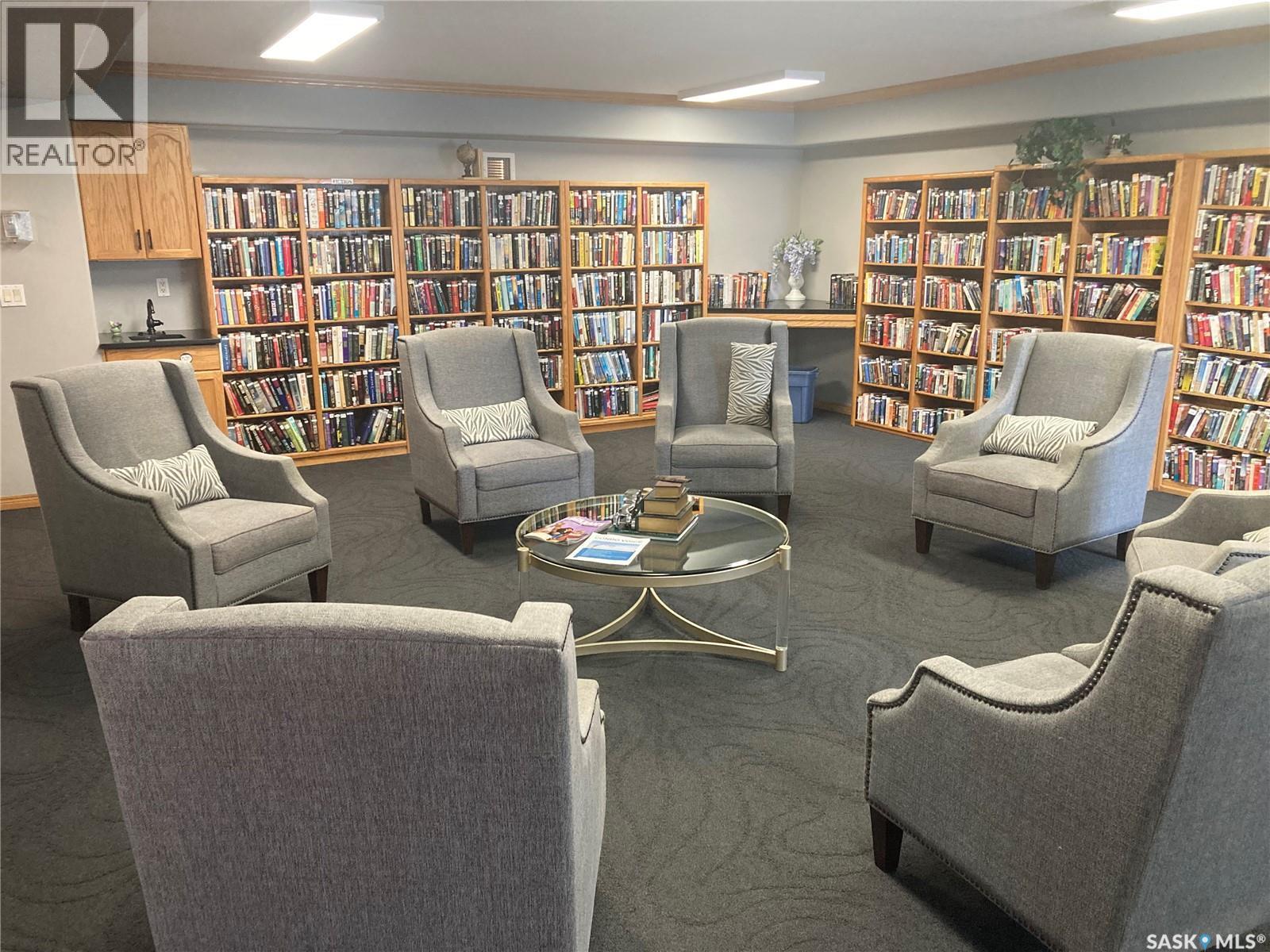 329 325 Keevil Crescent, Saskatoon, SK - Indoor