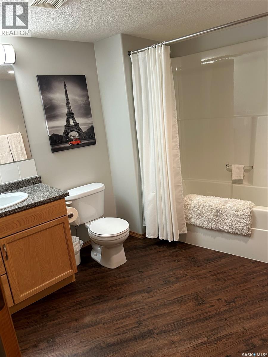 329 325 Keevil Crescent, Saskatoon, SK - Indoor Photo Showing Bathroom