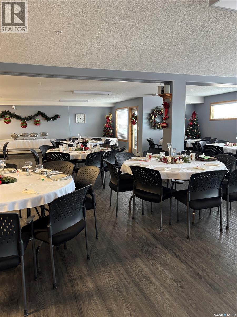 329 325 Keevil Crescent, Saskatoon, SK - Indoor Photo Showing Dining Room