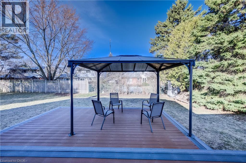 Family gatherings, long summer evenings, morning coffee... - 63 Kingston Crescent, Kitchener, ON - Outdoor