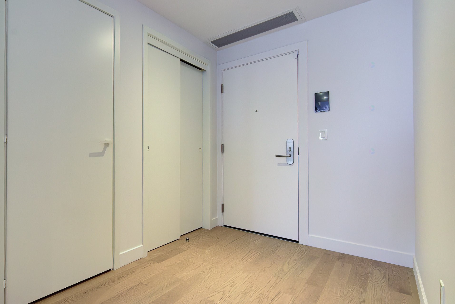 Hall d'entrée/Vestibule - 3411-1205 Place Phillips, Montréal (Ville-Marie), QC - Indoor Photo Showing Other Room