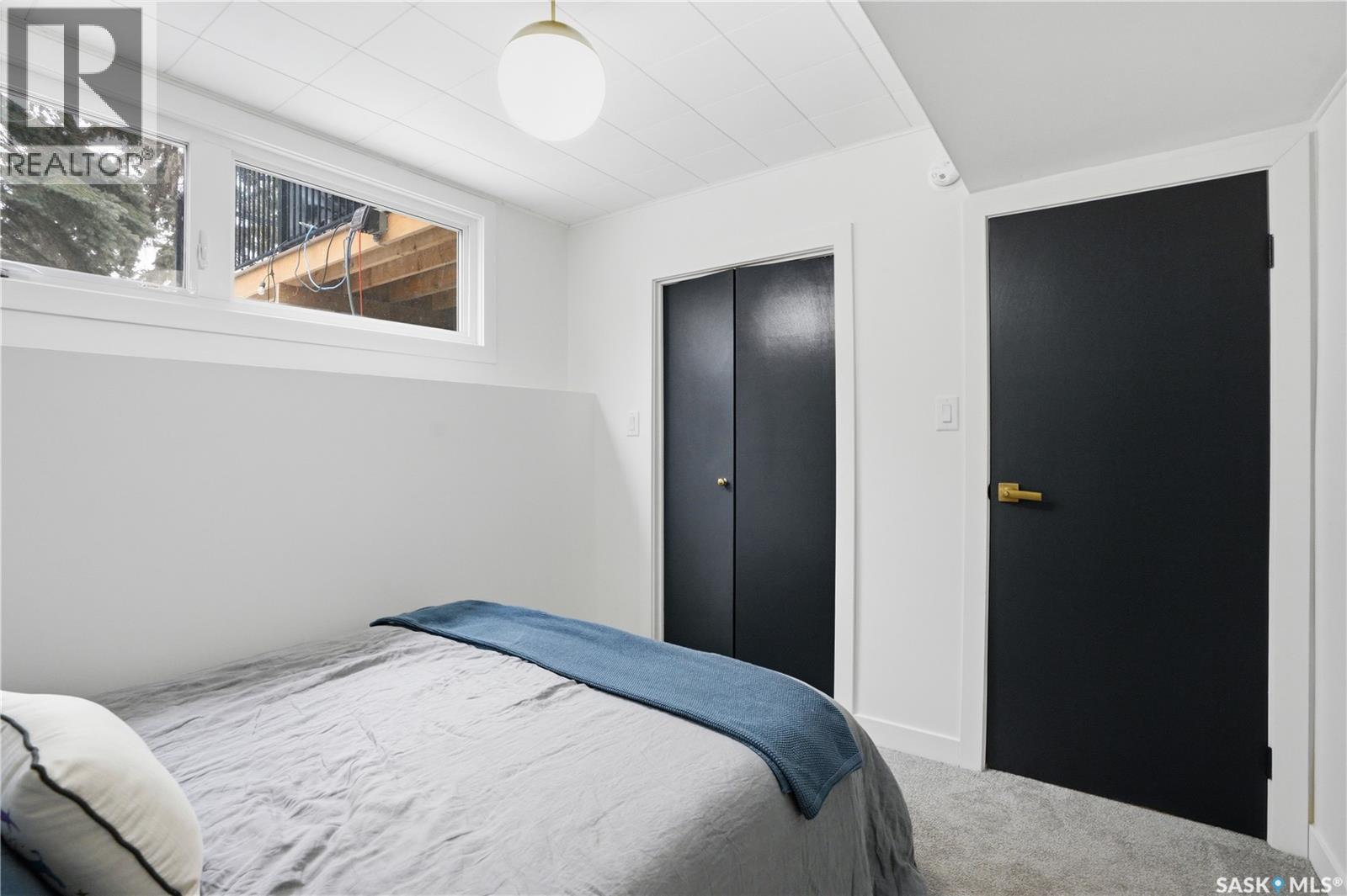 41 Red River Road, Saskatoon, SK - Indoor Photo Showing Bedroom