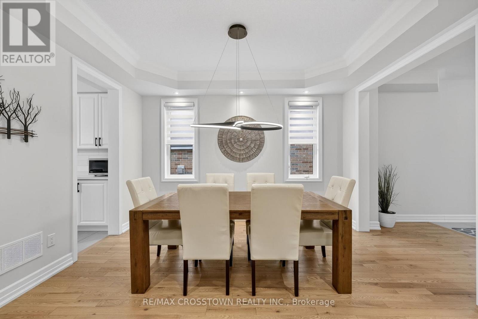 30 Hutton Crescent, Essa, ON - Indoor Photo Showing Dining Room